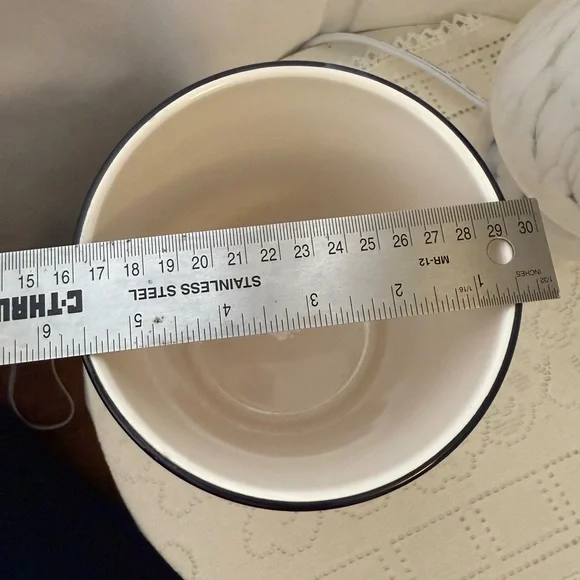 Colorful Stripe Decorative utensil holder with Wave Rim. - Picture 4 of 6